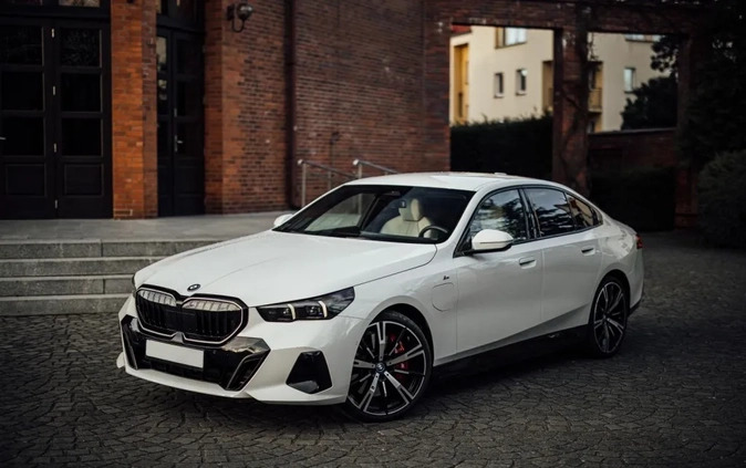 BMW Seria 5 cena 548580 przebieg: 3000, rok produkcji 2024 z Kraków małe 121
